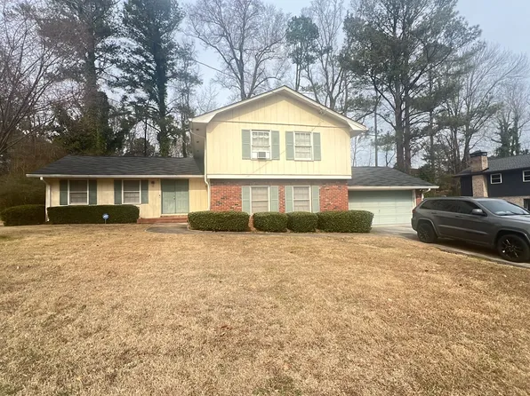 3932 Pinehurst Valley Dr, Decatur, GA 30034