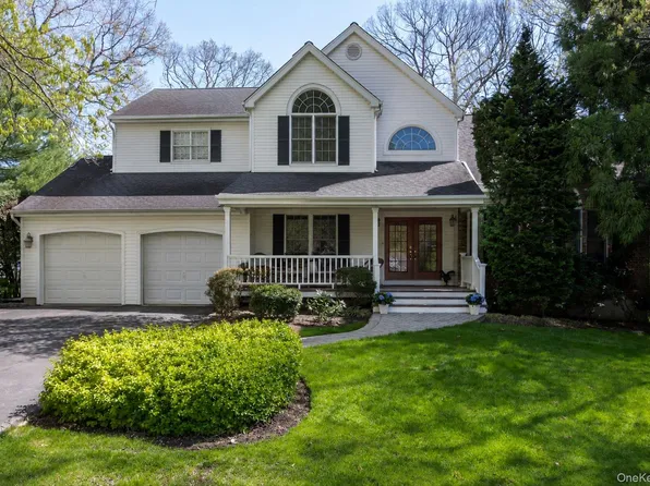1 Fox Hollow Court, Dix Hills, NY 11746