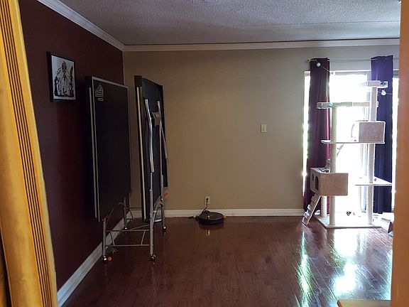 5th image of 166 Berlin Dr
