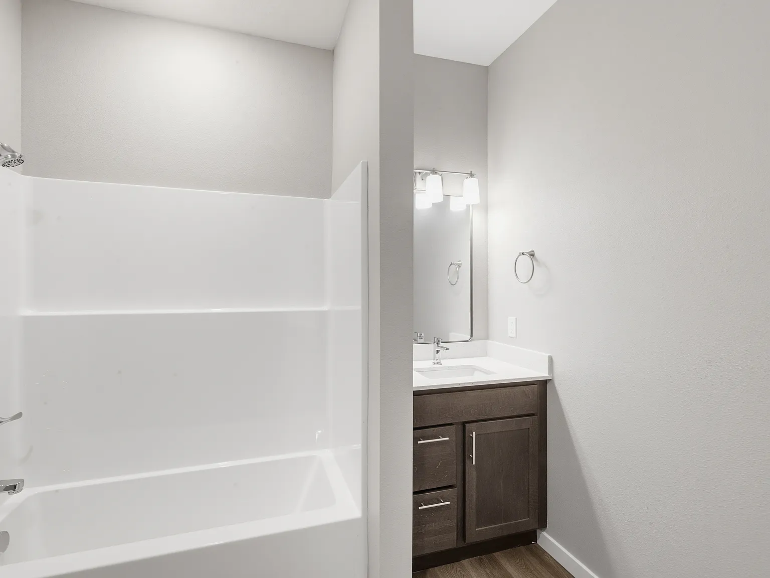 1 bed, 738 sqft, $1,375 — Photo 3