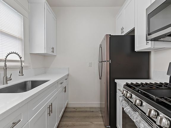 3rd image of 1045 E 4th St #8