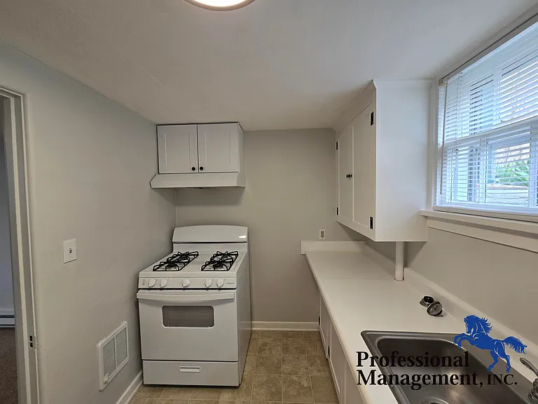 318 1/2 Yellowstone Ave #1/2 — Photo 6