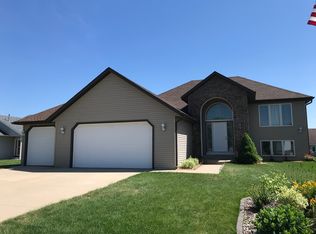511 Whitewater Way, Elgin, MN 55932
