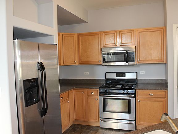 3rd image of 1501 W Remington Ln