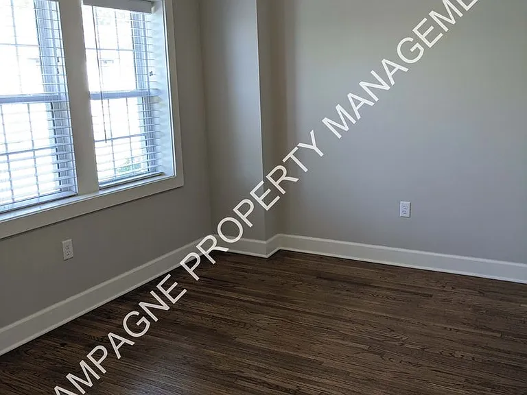 920 Ward Pkwy — Photo 22