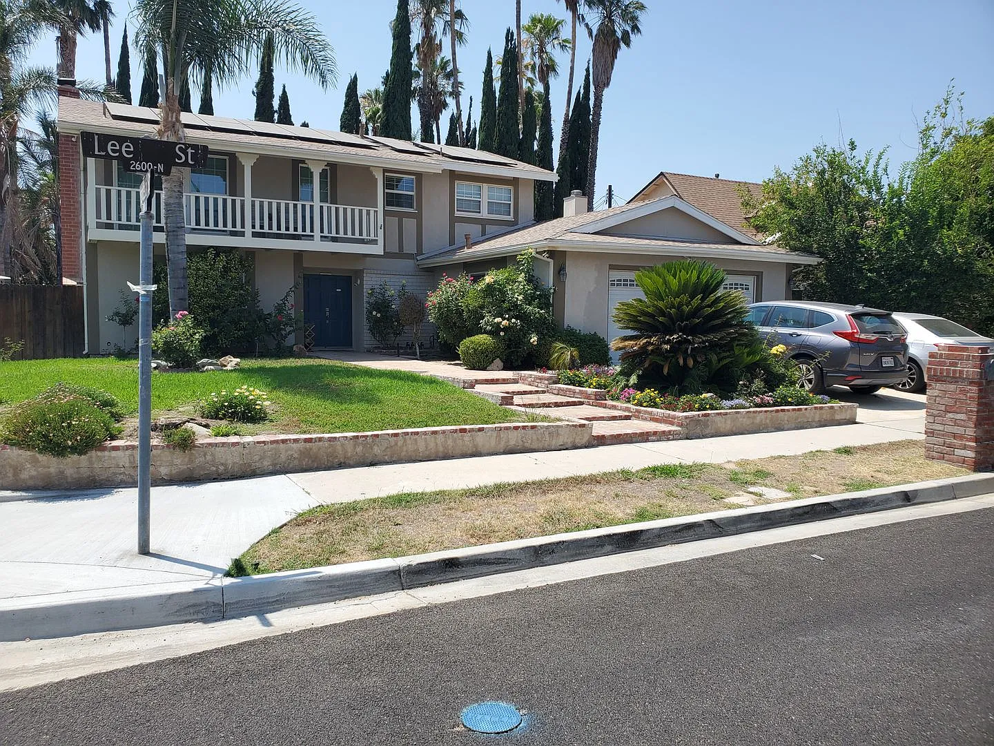 Beautiful Pool Home in the center of Simi Valley with Solar! — Photo 1