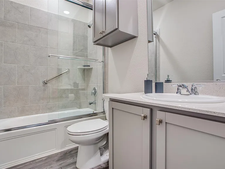 113 Hayes Dr — Photo 10
