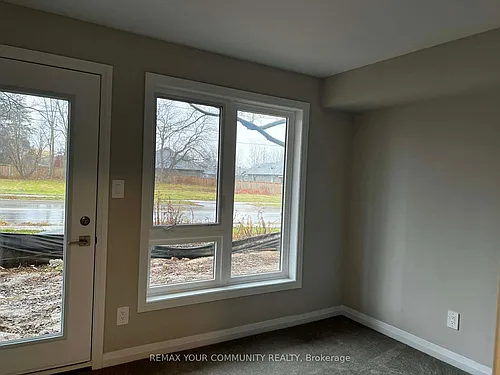 720 Grey St Photo 1