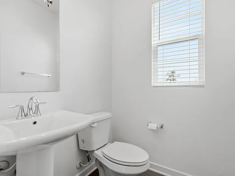 684 Panorama Ln — Photo 16