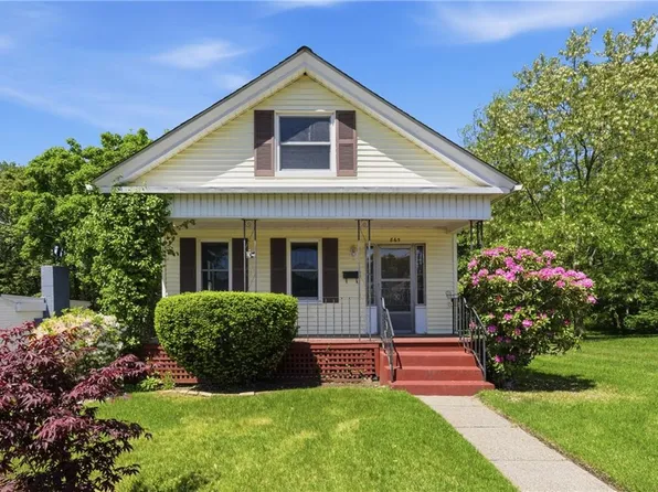 865 Pontiac Ave, Cranston, RI 02910