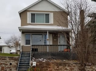 104 W Fleshiem St, Iron Mountain, MI 49801