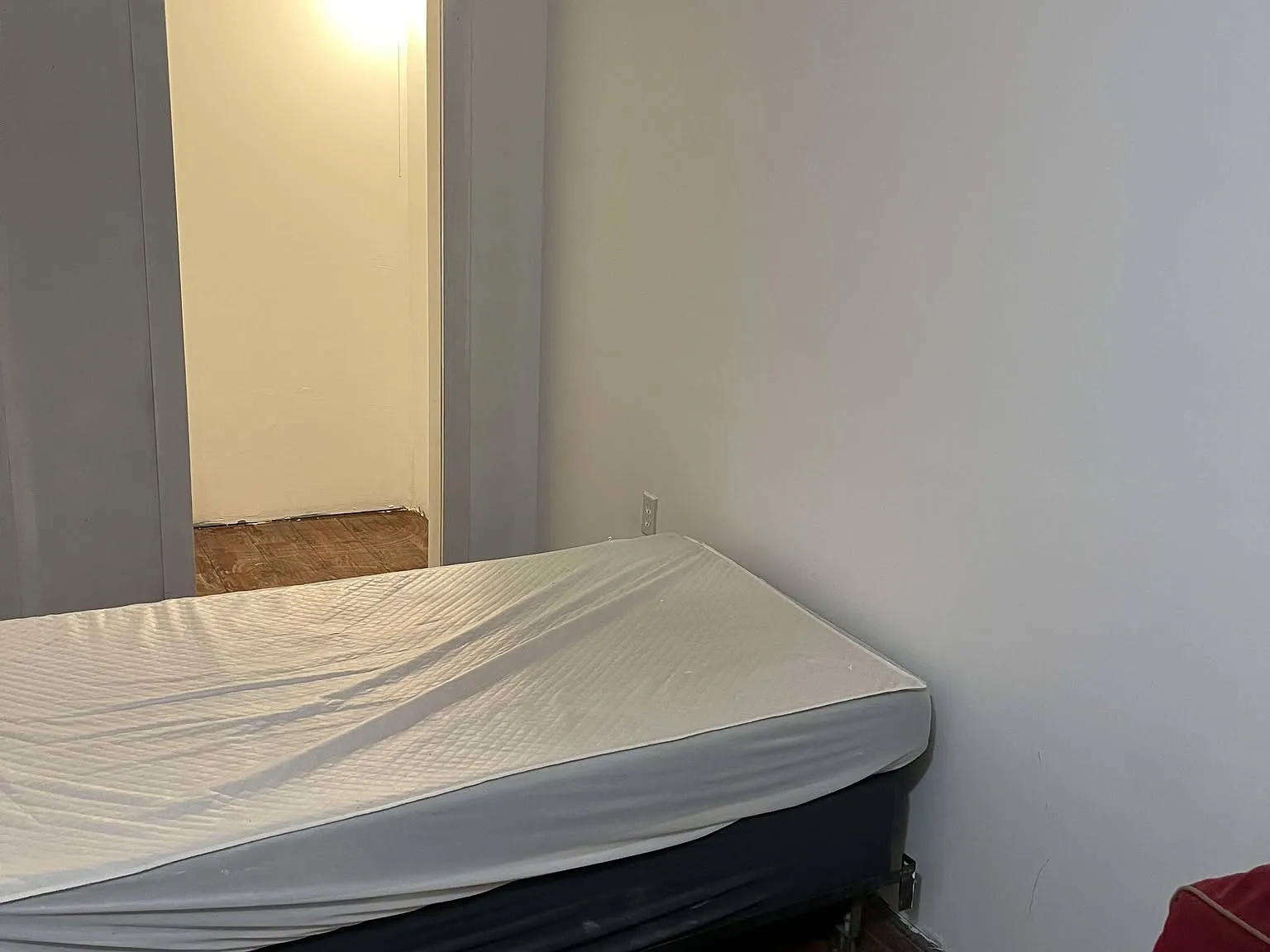 3 bed, 2100 sqft, $750 — Photo 2