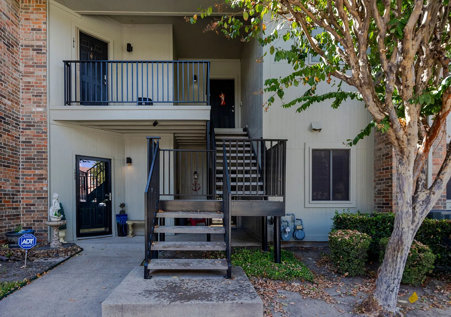 Stunning Two-Story Waterfront Condo — Photo 2