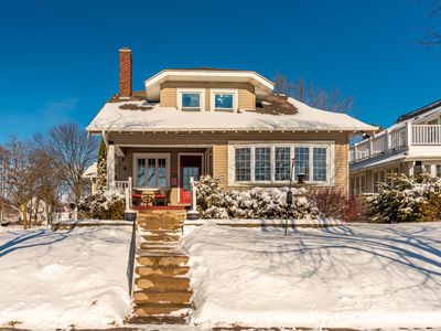 2000 E Kenmore Pl, Shorewood, WI, 53211