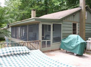 26 Leslie Ln, Beach Lake, PA 18405