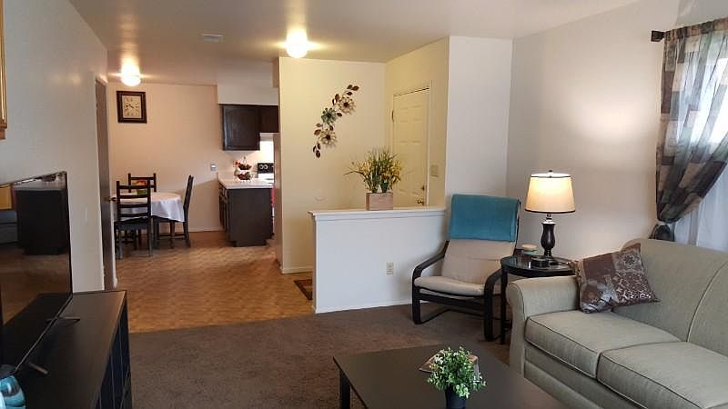 1st image of 1005 Parkwood Dr #7c74f62f5