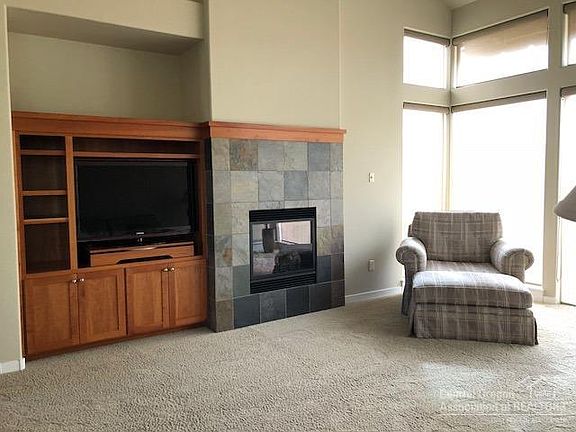 4th image of 711 Sagebush Ct