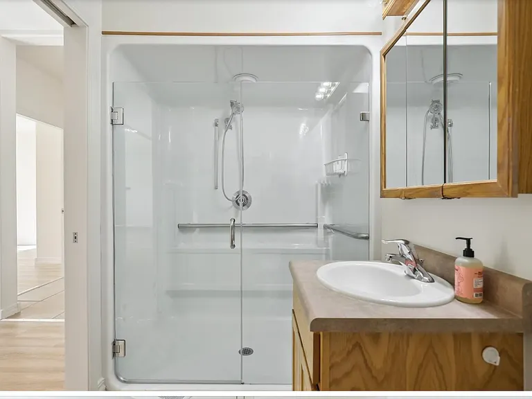 35 Sunshine Ct #2 — Photo 9