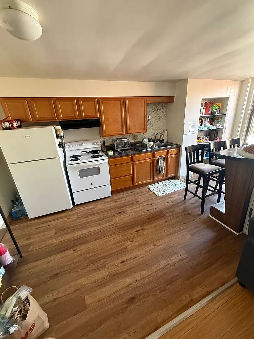 big 2 bedroom apartment — Photo 2