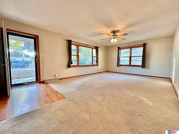 5th image of 1733 Meadow Ln