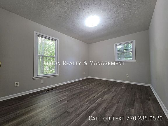 5th image of 105 Knob Ave
