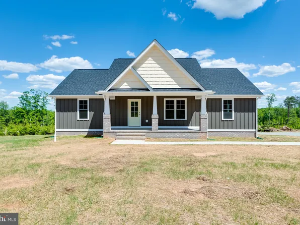 3865 County Line Rd, Kents Store, VA 23084