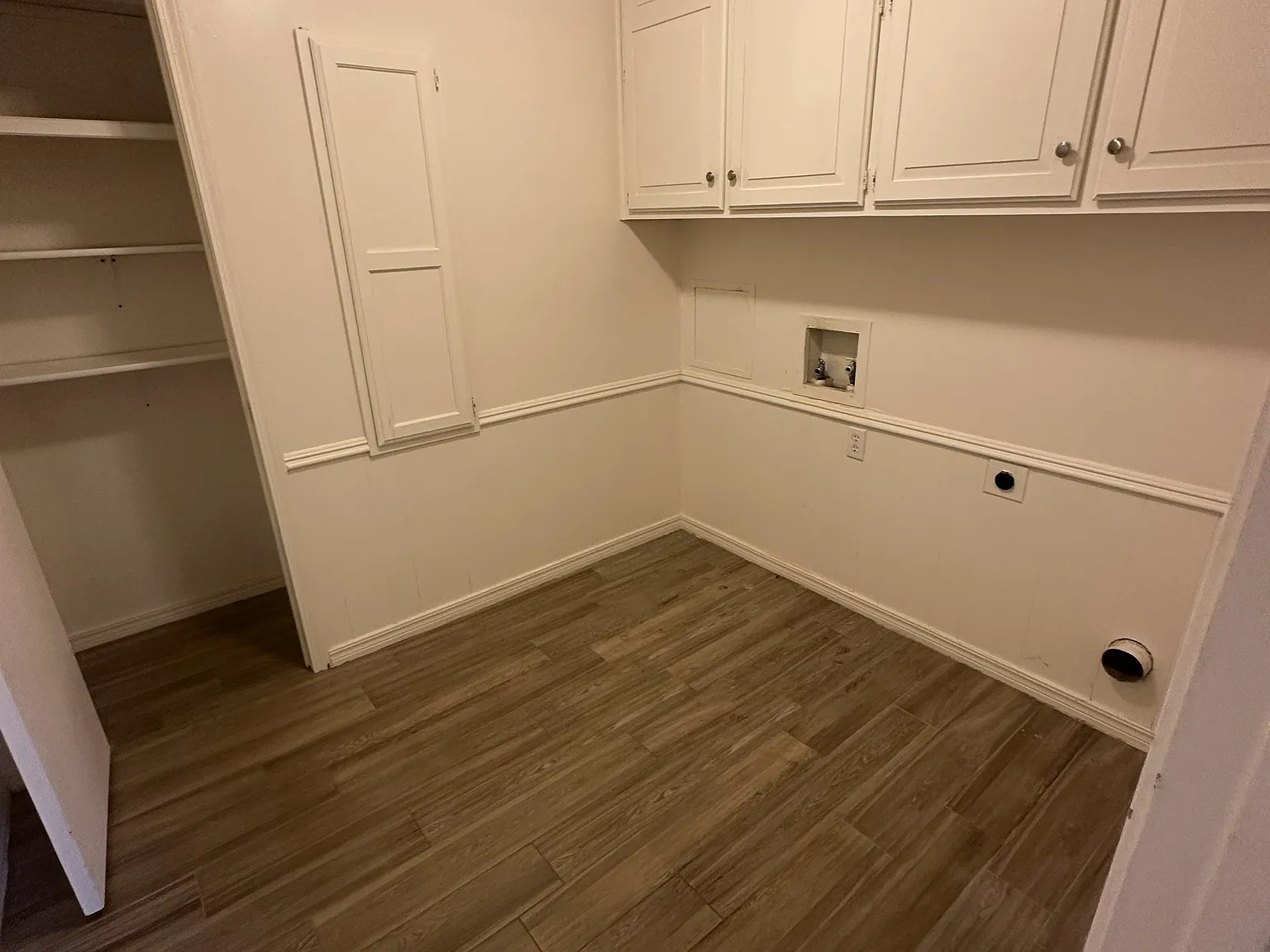 7040 Fulham — Photo 3