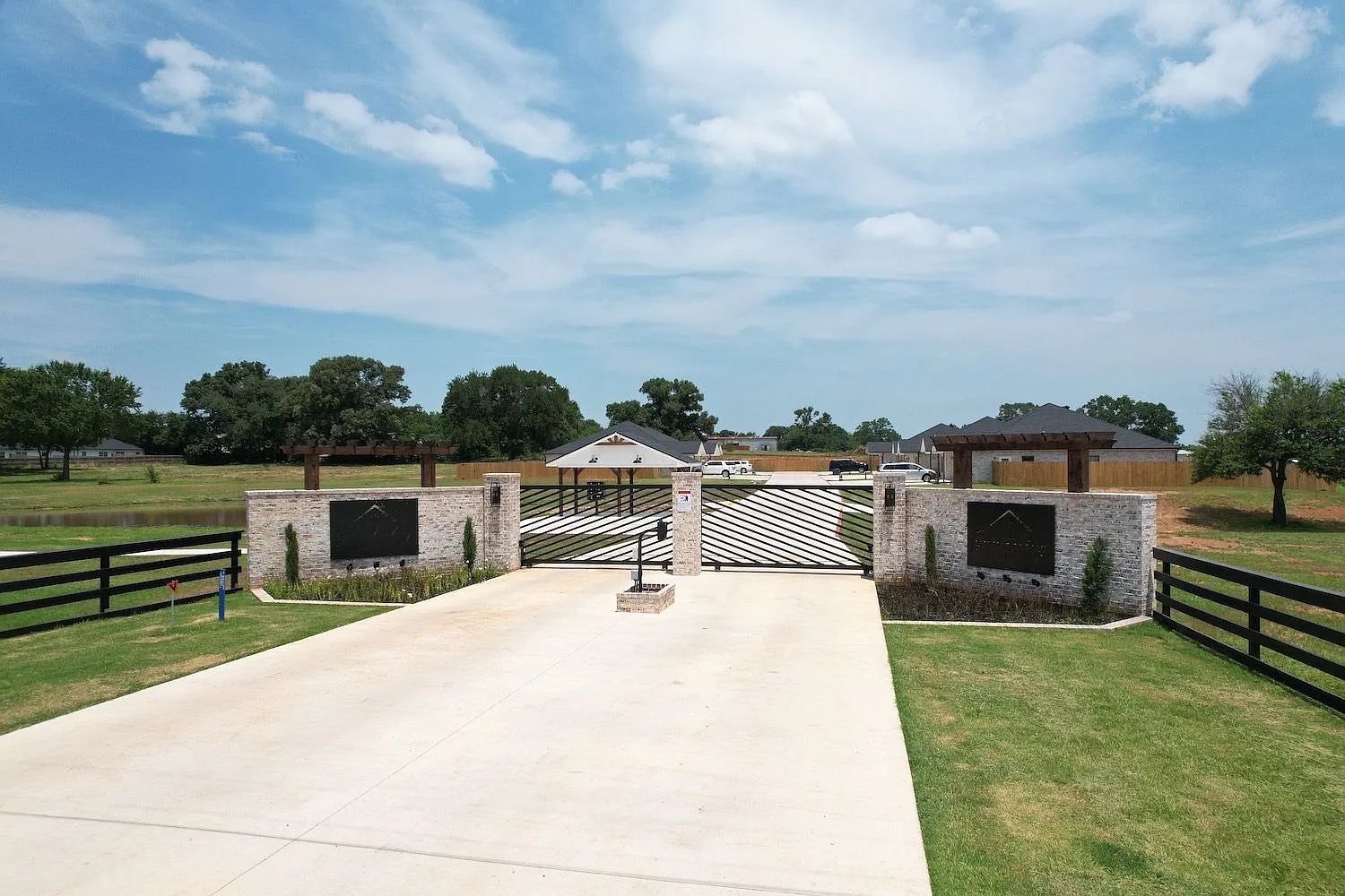 3 bed, 2.0 bath, 1200 sqft, $1,425 — Photo 4