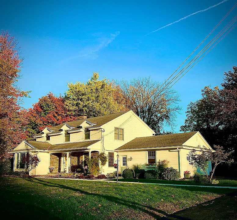 2nd image of 12 Thistlewood Ln