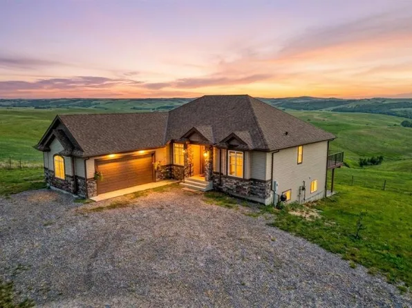 196096 N 144th St W, Foothills County, AB T1S 0Y1