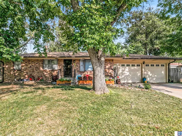 2140 N 70th St, Lincoln, NE 68505