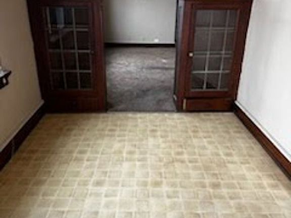 5th image of 3000 W Capitol Dr #206