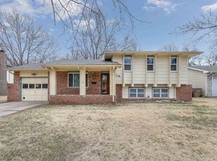 218 S Lauber Ln, Derby, KS 67037