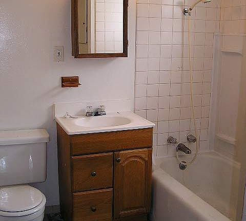 2nd image of 2924 W Maplewood Ave APT 7