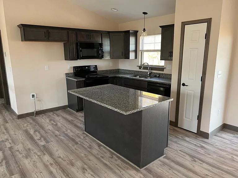 406 E Main St — Photo 9