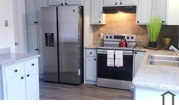 2316 Warfield Way #D — Photo 1