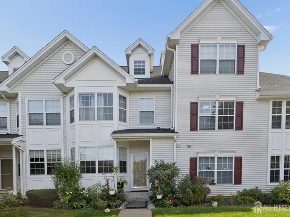 1505 Blossom Cir, Dayton, NJ 08810