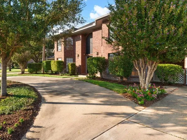 1422 Plantation Dr, Richmond, TX 77406