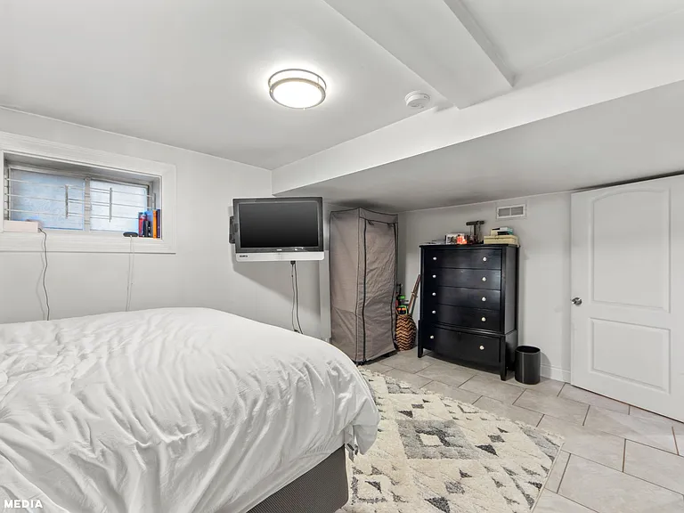 1621 N McVicker Ave #1 — Photo 8