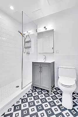 5th image of 21-10 44th Dr Penthouse C