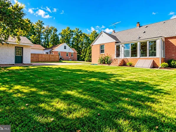 1807 Sunnyside Ln, Baltimore, MD 21221