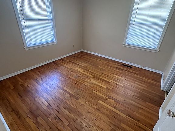 4th image of 3016 W Burton Ave #0
