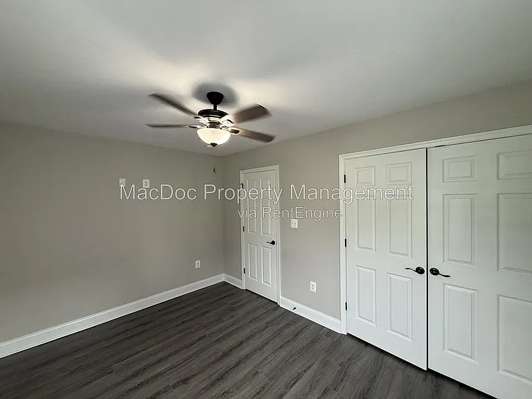 77 Lakeview Dr — Photo 12