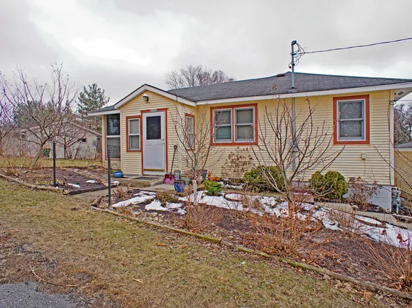 W1375 Birchwood Rd, Pell Lake, WI 53128