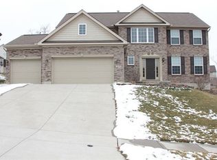 1050 Pond Ridge Cir, Hamilton, OH 45013