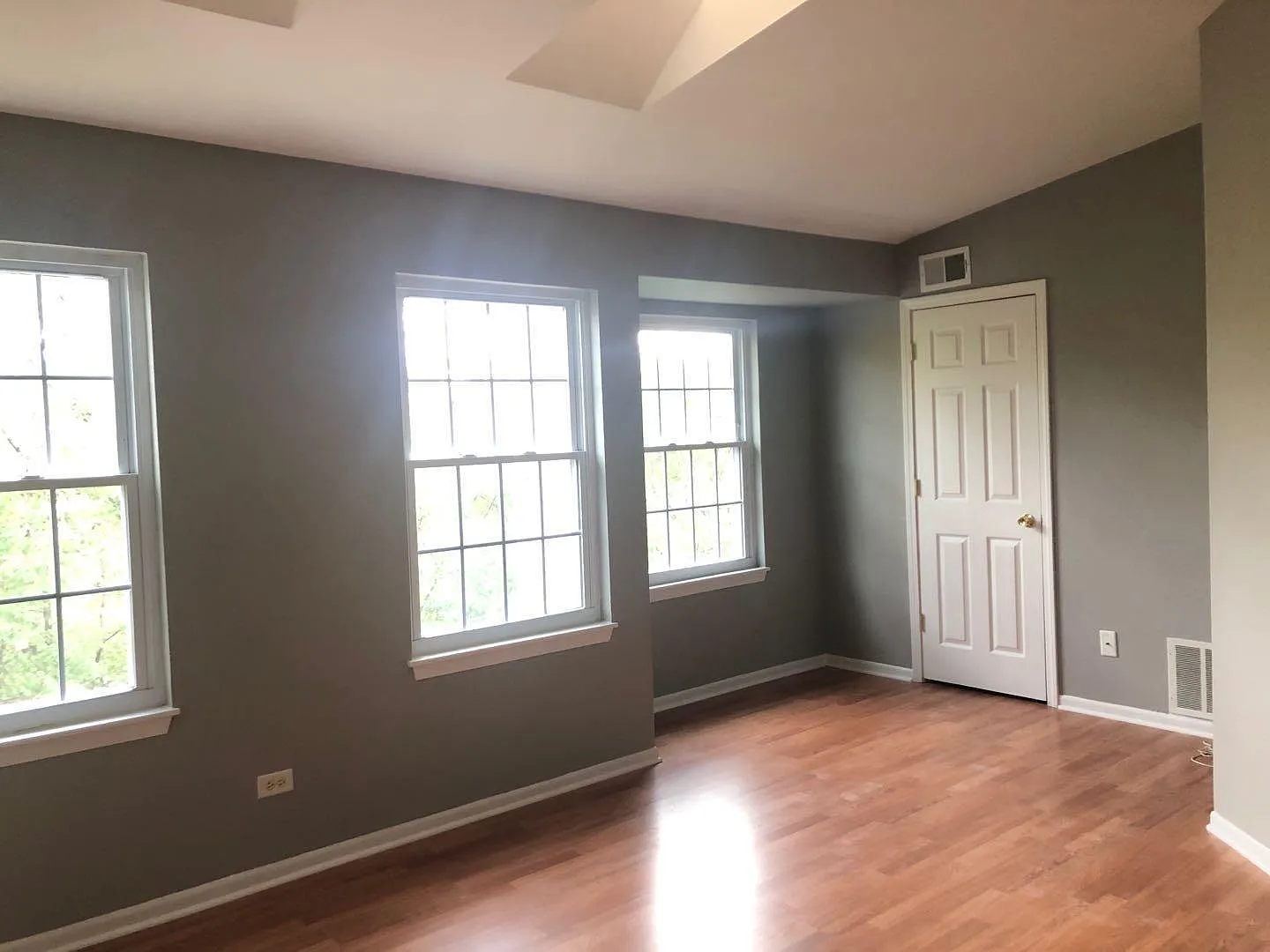 1 bed, 700 sqft, $1,550 — Photo 3