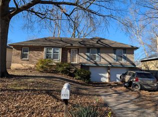 1321 SW 22nd St, Blue Springs, MO 64015