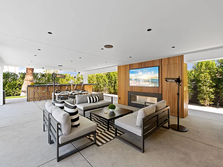 850 E Sierra Way — Photo 30