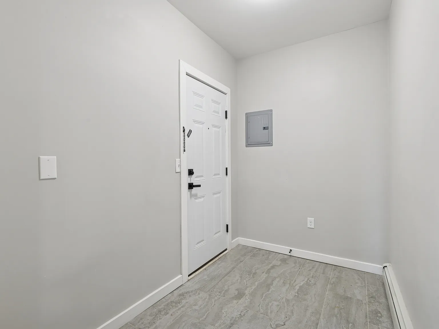 240 Broadway — Photo 3