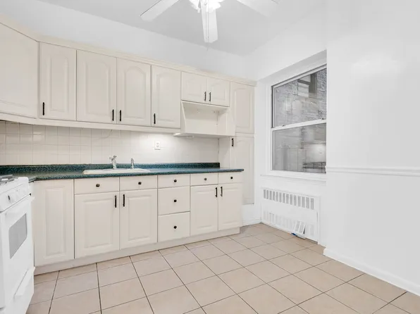 2790 Broadway 2A image 4 of 5